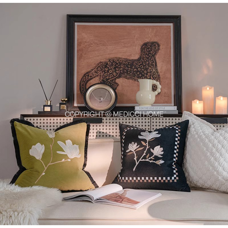 غطاء وسادة منزلي من Medicci ،  - مراجعة Interior Design Studio وسعره